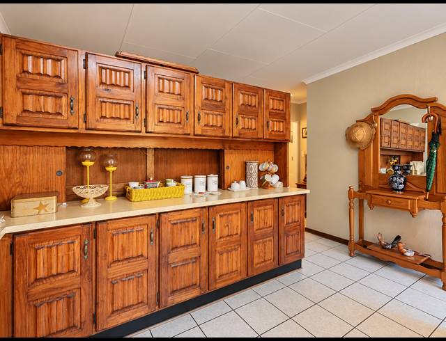 2 BEDROOM TOWNHOUSE FOR SALE IN THREE RIVERS